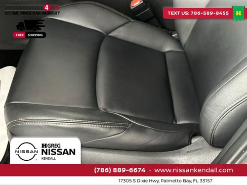 Used 2023 Toyota Venza Limited image 16