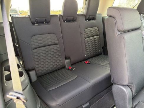 Used 2025 Nissan Pathfinder S AWD/4WD image 10