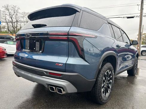 Used 2025 Chevrolet Traverse Z71 w/ Driver Confidence Package AWD/4WD image 11