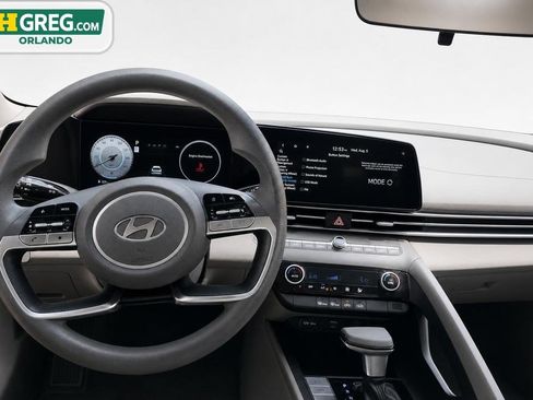 Used 2024 Hyundai Elantra SEL FWD image 14