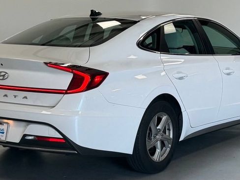 Used 2023 Hyundai Sonata SE FWD image 3