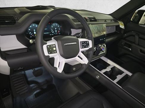 New 2026 Land Rover Defender 110 X-Dynamic SE AWD/4WD image 17