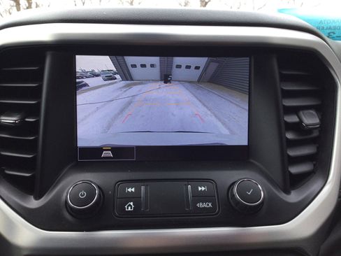 Used 2022 GMC Acadia SLE w/ Driver Convenience Package image 12