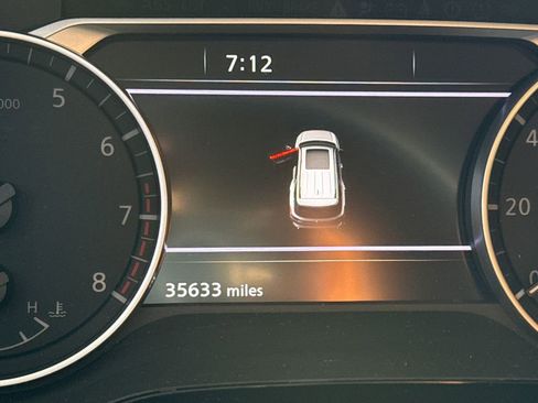 Used 2023 Nissan Pathfinder SL w/ Lighting Package (N92) FWD image 11