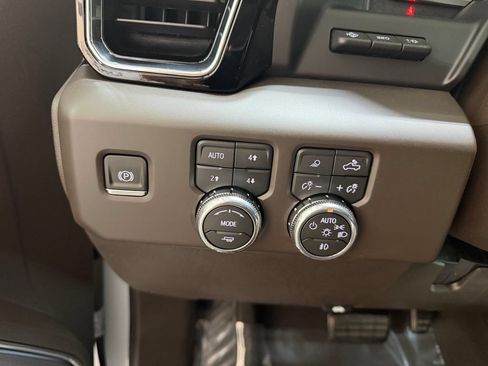 New 2026 GMC Sierra 2500 Denali w/ Denali Reserve Package AWD/4WD image 14