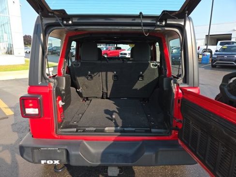 Used 2018 Jeep Wrangler Unlimited Sport AWD/4WD image 24
