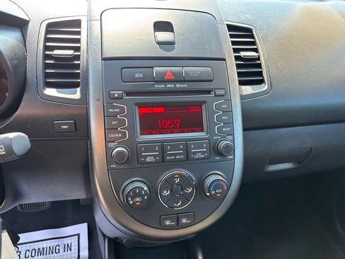 Used 2012 Kia Soul + FWD image 23