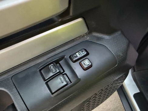 Used 2007 Toyota FJ Cruiser Sport Utility 2D image 15