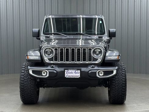 Used 2025 Jeep Wrangler Unlimited Sahara w/ Safety Group AWD/4WD image 8