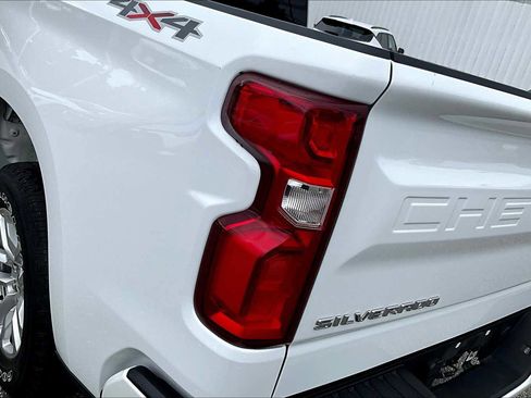 Used 2021 Chevrolet Silverado 1500 RST image 33