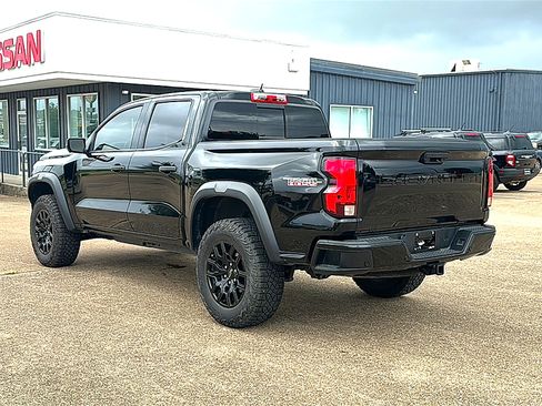 Used 2023 Chevrolet Colorado Trail Boss w/ Technology Package AWD/4WD image 6