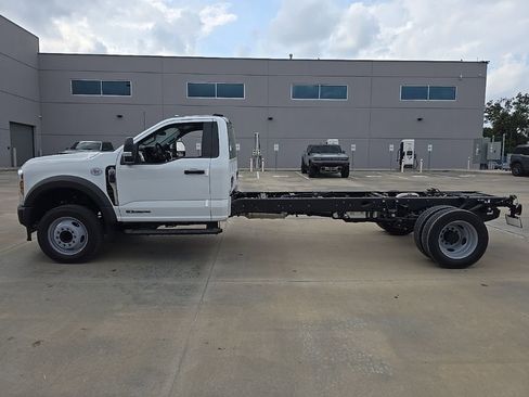 New 2026 Ford F550 2WD Regular Cab Super Duty image 7