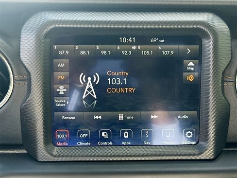 Used 2021 Jeep Gladiator Overland image 16