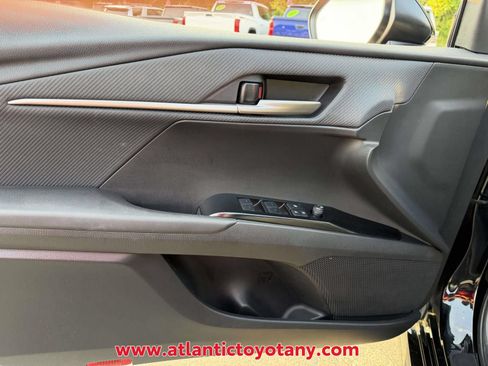 Used 2025 Toyota Camry SE FWD image 20
