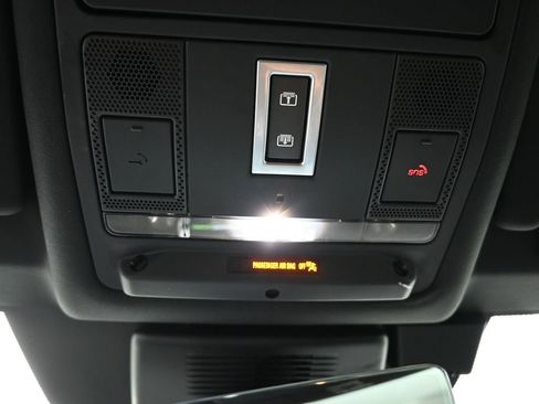 Used 2020 Land Rover Discovery Sport SE R-Dynamic image 23