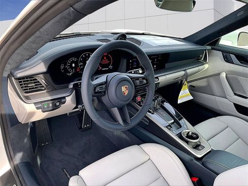 New 2026 Porsche 911 Carrera image 4