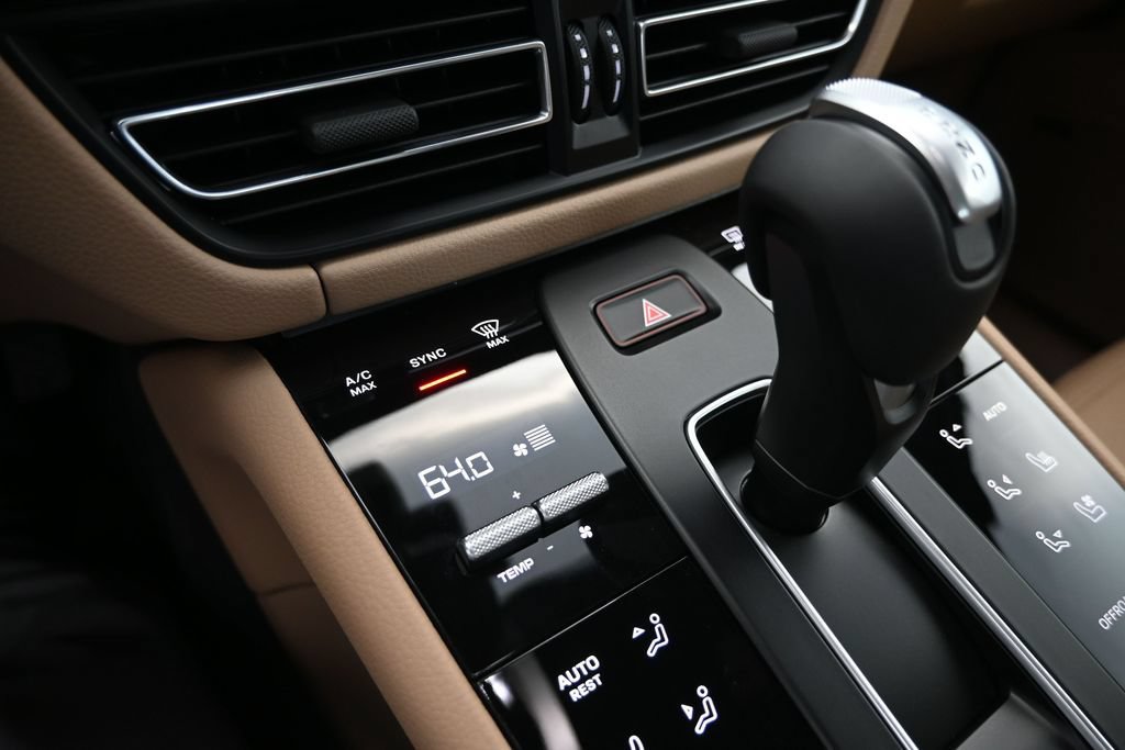 New 2026 Porsche Macan AWD/4WD image 17