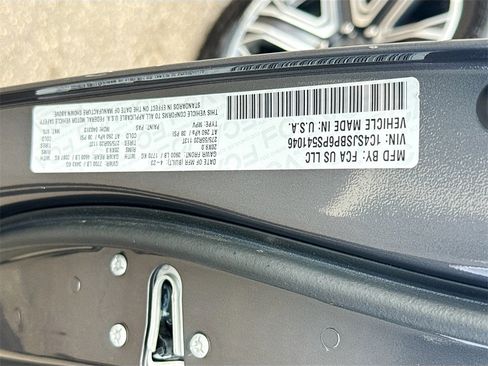 Used 2023 Jeep Wagoneer L Series II image 36