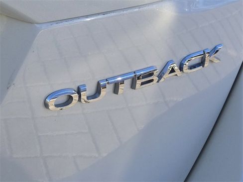 Used 2023 Subaru Outback Limited image 9
