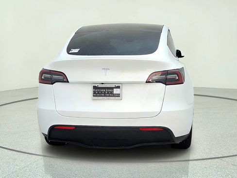 Used 2021 Tesla Model Y Long Range AWD/4WD image 10