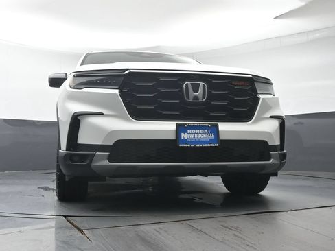 Used 2024 Honda Pilot TrailSport image 37