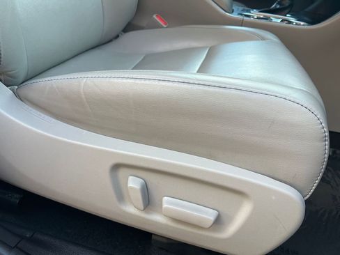 Used 2019 Toyota Highlander XLE image 19