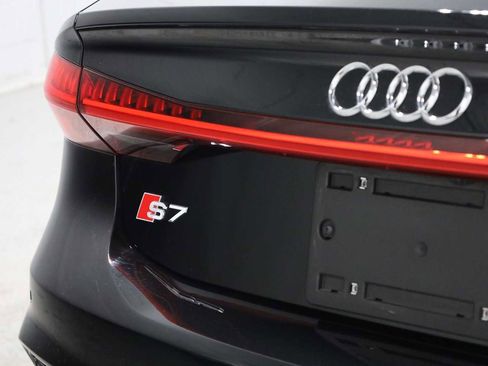 Used 2025 Audi S7 Prestige w/ Prestige Package image 8