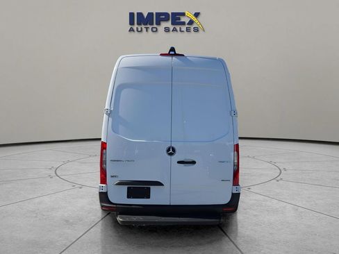 Used 2025 Mercedes-Benz Sprinter 2500 image 4