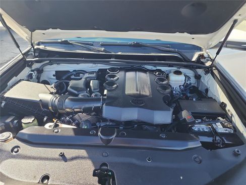 Used 2016 Toyota 4Runner Limited image 12