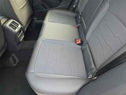 New 2026 Volkswagen Taos SE FWD image 11