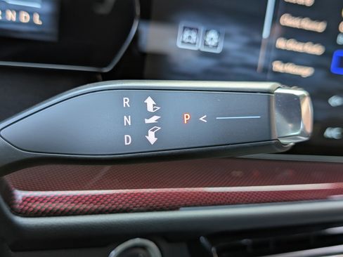 Used 2025 Chevrolet Traverse Z71 w/ Driver Confidence Package image 30