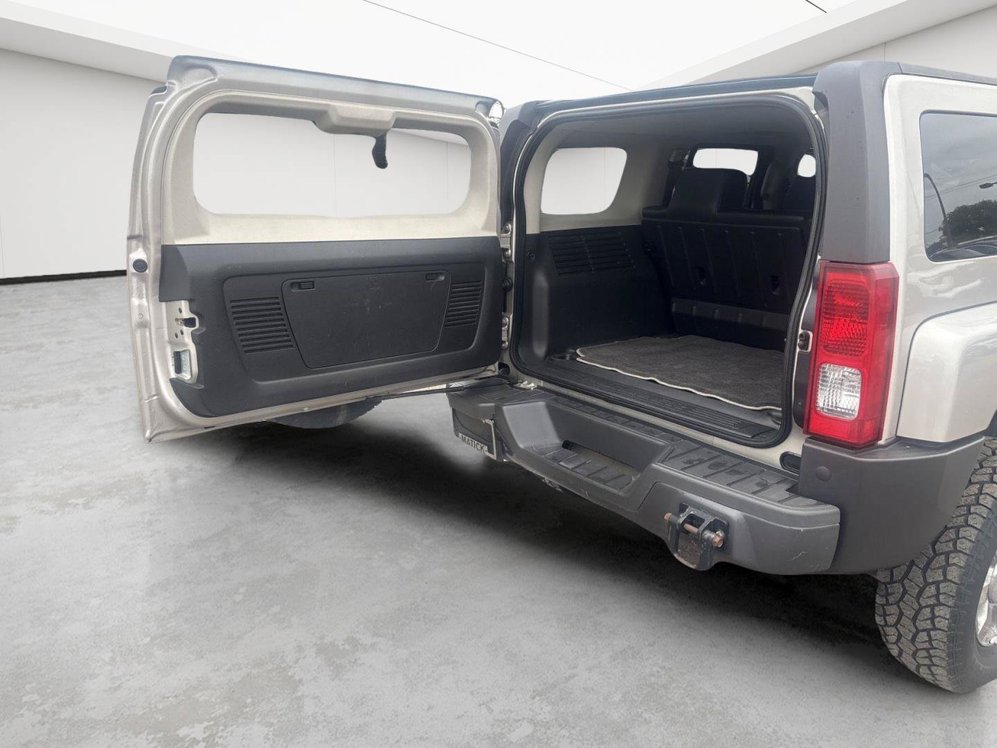 Used 2008 HUMMER H3 Luxury AWD/4WD image 16