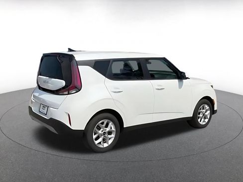 Used 2025 Kia Soul LX w/ LX Technology Package FWD image 14