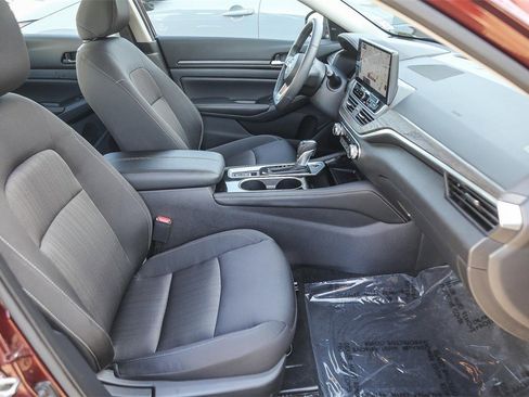 Certified 2024 Nissan Altima 2.5 SV w/ SV Premium Package image 13