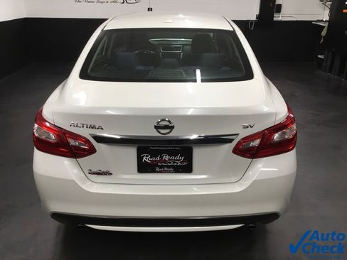 Used 2016 Nissan Altima 2.5 SV w/ Convenience Package image 9