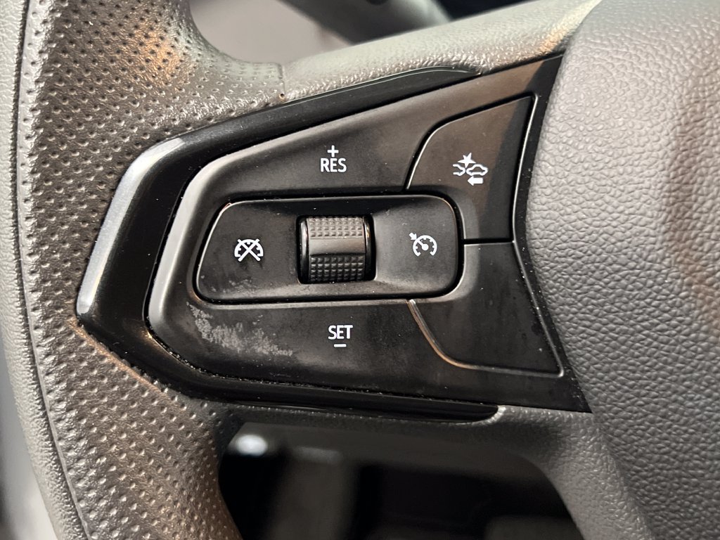 Used 2025 Chevrolet TrailBlazer LT AWD/4WD image 45