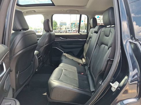 Used 2023 Jeep Grand Cherokee 4WD 4xe image 11