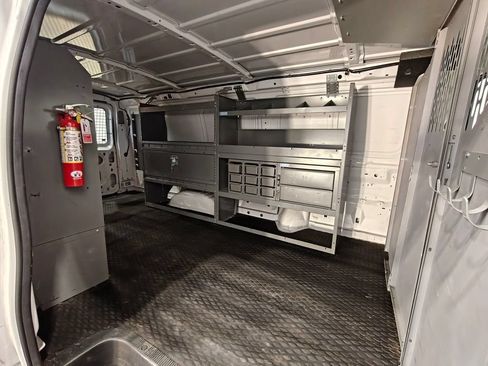 Used 2014 Ford E-250 and Econoline 250 Extended w/ Power Group RWD image 21