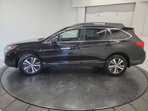 Used 2018 Subaru Outback 3.6R Limited AWD/4WD image 4