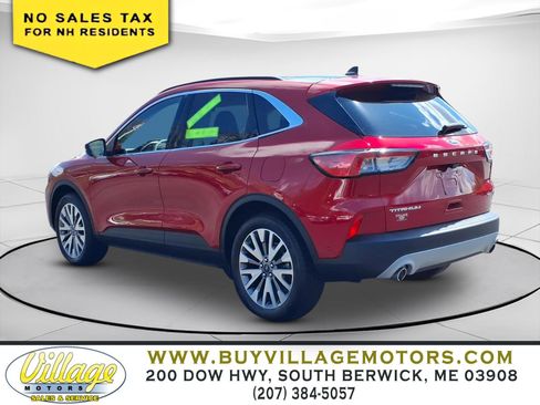 Used 2020 Ford Escape Titanium w/ Titanium Premium Package 2.0 AWD/4WD image 3