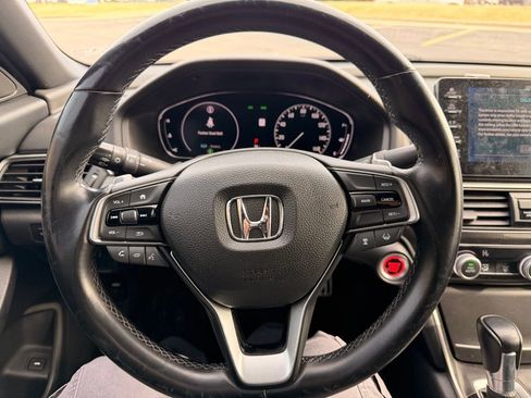 Used 2018 Honda Accord Sport image 16