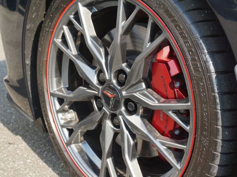 Used 2024 Chevrolet Corvette Stingray Preferred Conv w/ Z51 Performance Package RWD image 12