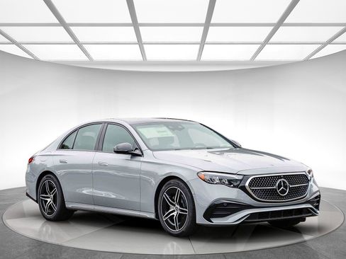 New 2026 Mercedes-Benz E 350 4MATIC Sedan image 5