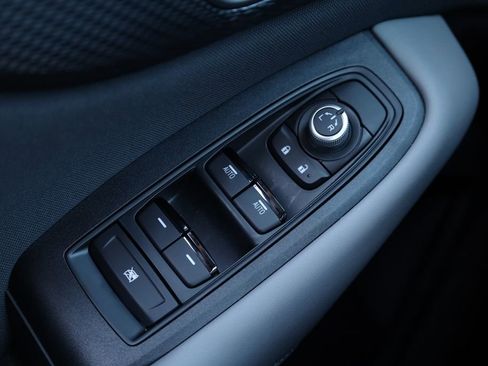 Used 2025 Subaru Outback Premium w/ Popular Package #1A image 16