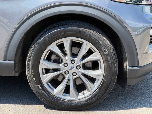 Used 2022 Ford Explorer XLT w/ Equipment Group 202A AWD/4WD image 12