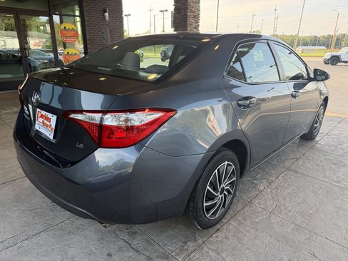 Used 2016 Toyota Corolla LE FWD image 7
