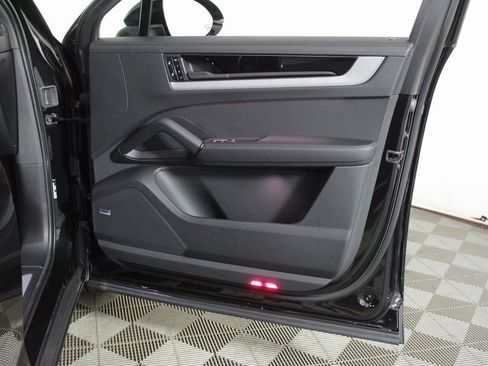 New 2026 Porsche Cayenne E-Hybrid Coupe image 38