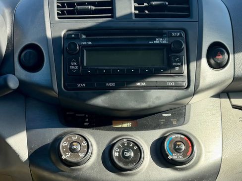 Used 2012 Toyota RAV4 FWD image 14