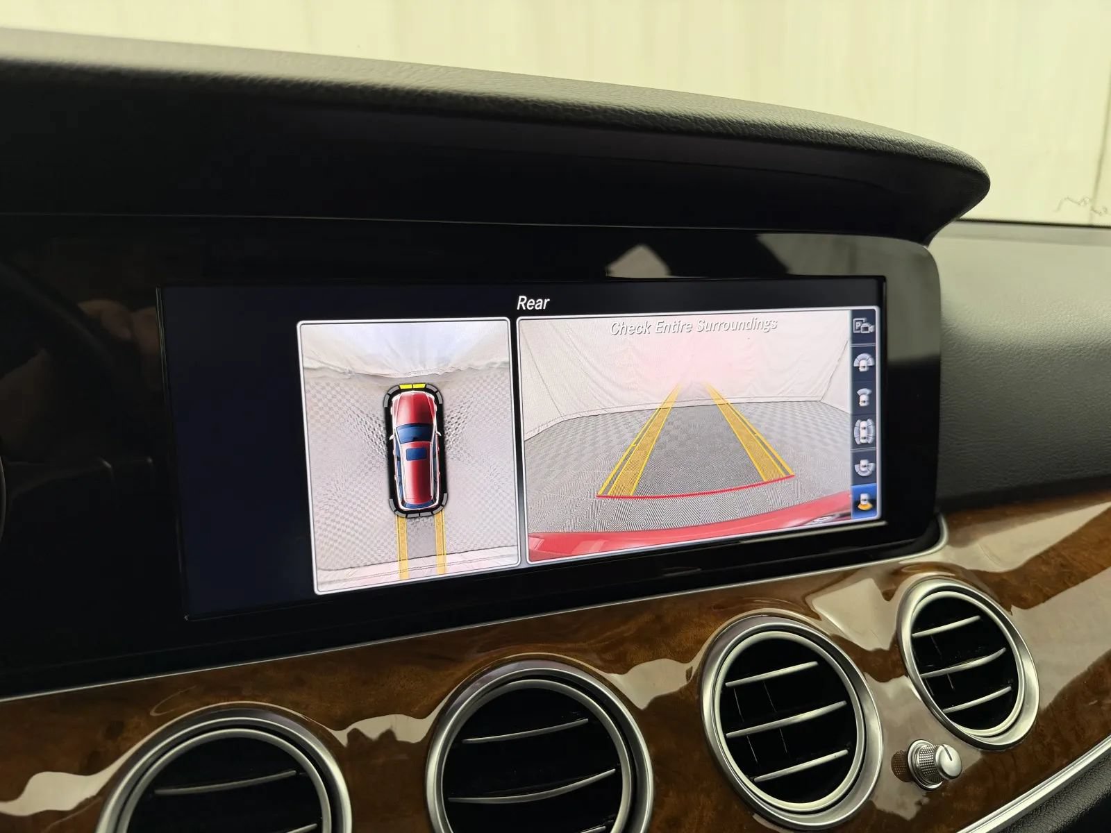 Used 2019 Mercedes-Benz E 450 4MATIC Wagon image 36