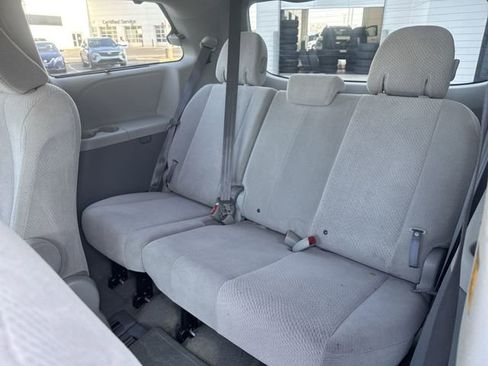 Used 2012 Toyota Sienna LE FWD image 14